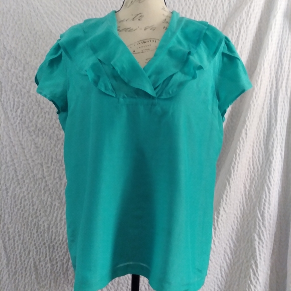 a.n.a Tops - 🔴3/$12 A.n.a ruffled neckline Blouse